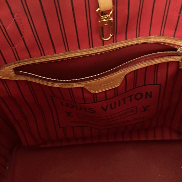Louis Vuitton never full bag with red interior - Picture 3 of 6